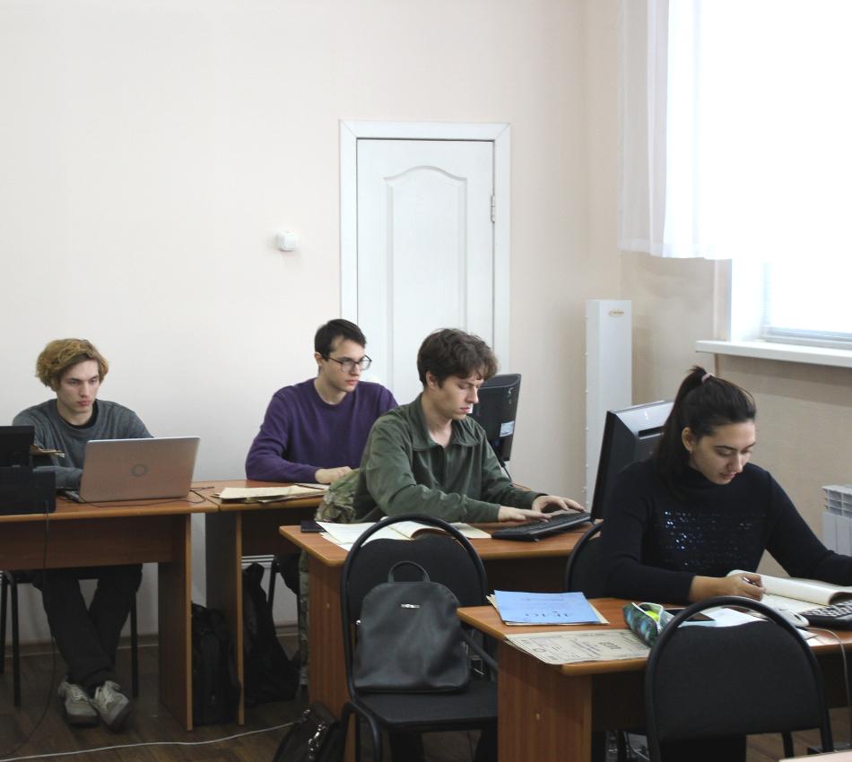 Национальный архив принял студентов специальности «История» на архивную практику